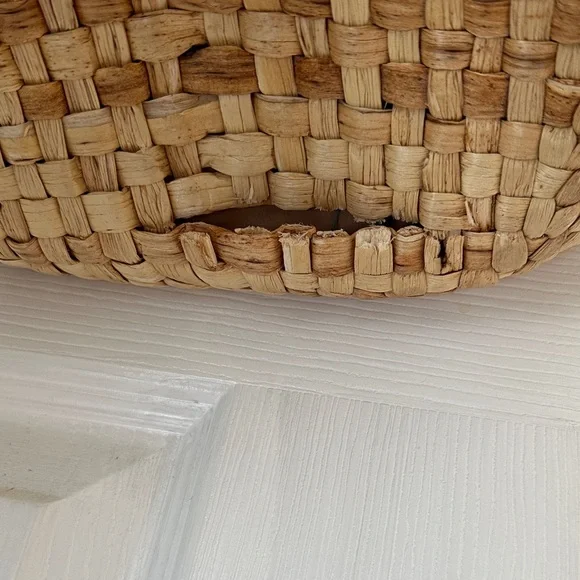 Floral Embroidered Straw Tote Bag - Picture 3 of 10